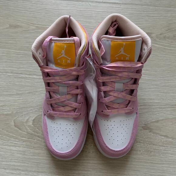 Nike jordan mid top sneaker shoe 4.5GS - Picture 3 of 5